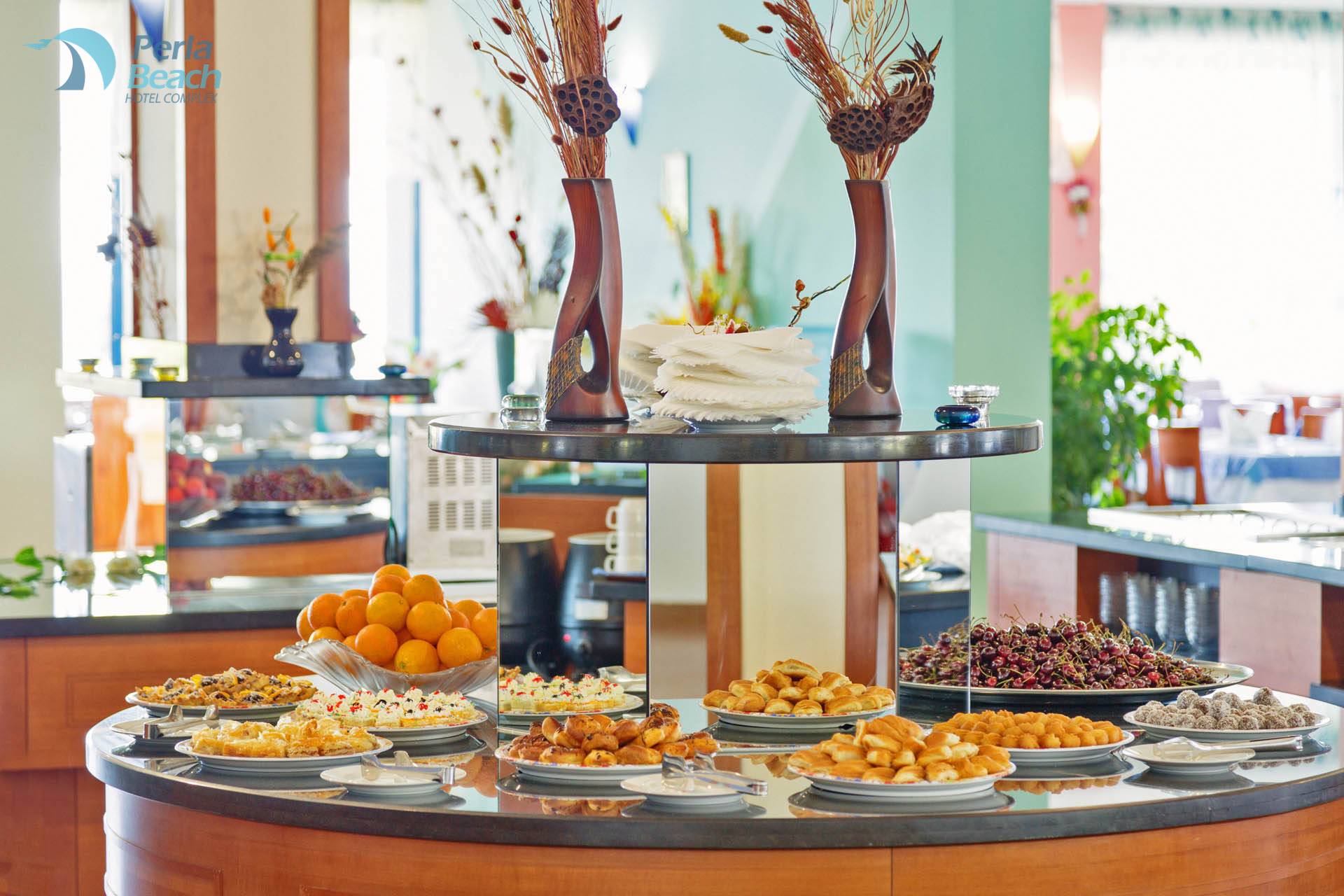 hotel-perla-beach-restaurant-hotelsperla-gallery-01