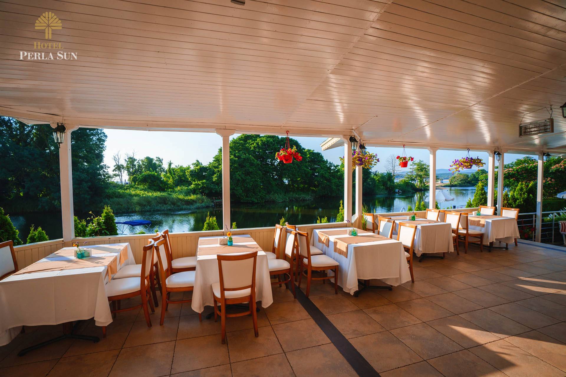 hotel-perla-sun-restaurant-hotelsperla-gallery-01